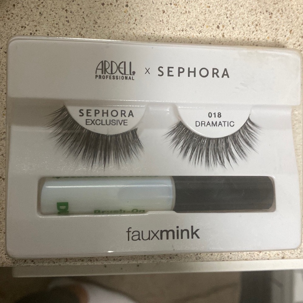 Eyelashes come with glue